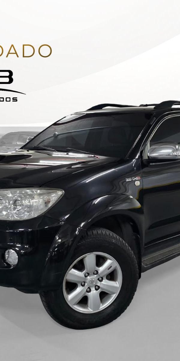 Toyota Hilux SW4 3.0 SRV 4X4 7 LUGARES 16V TURBO INTERCOOLER