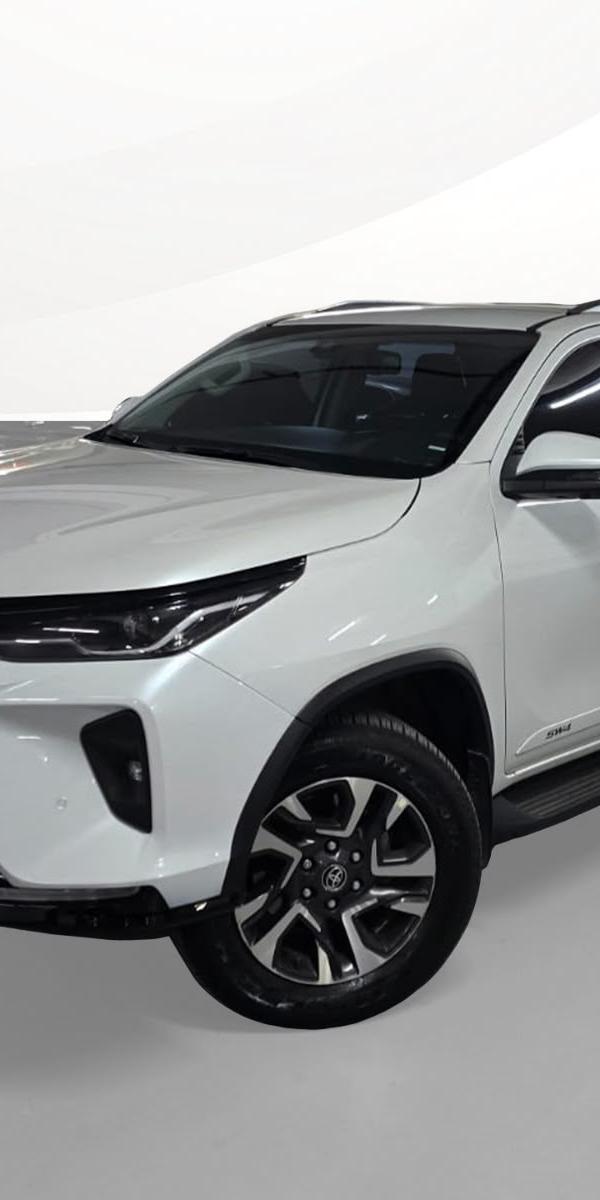 Toyota Hilux SW4 2.8 D-4D TURBO DIESEL SRX PLATINUM 7L 4X4 AUTOMÁTICO